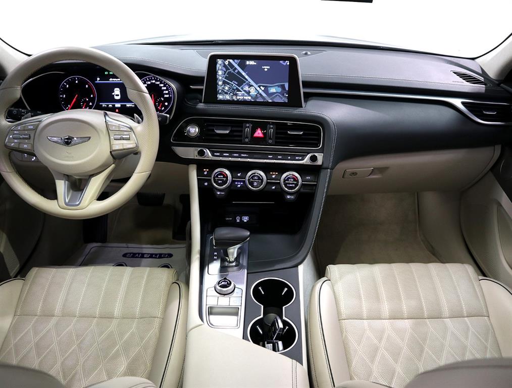 Genesis G70 - Vista 5