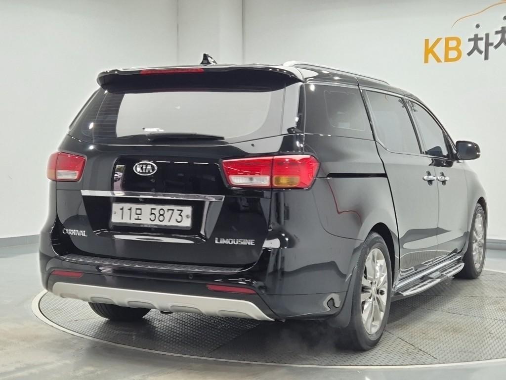 KIA Carnival - Vista 3