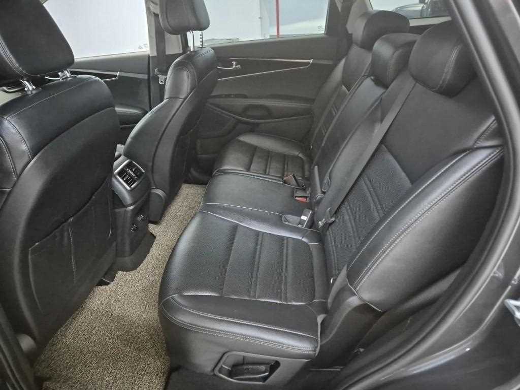 KIA Sorento - Vista 12