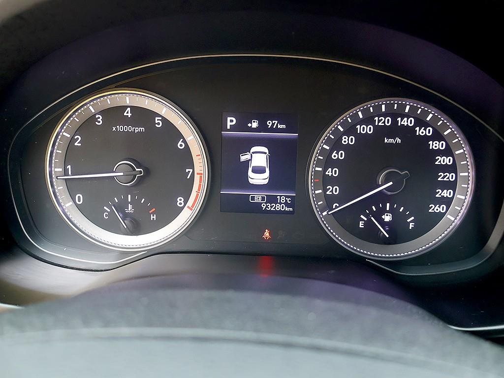 HYUNDAI Grandeur - Vista 11