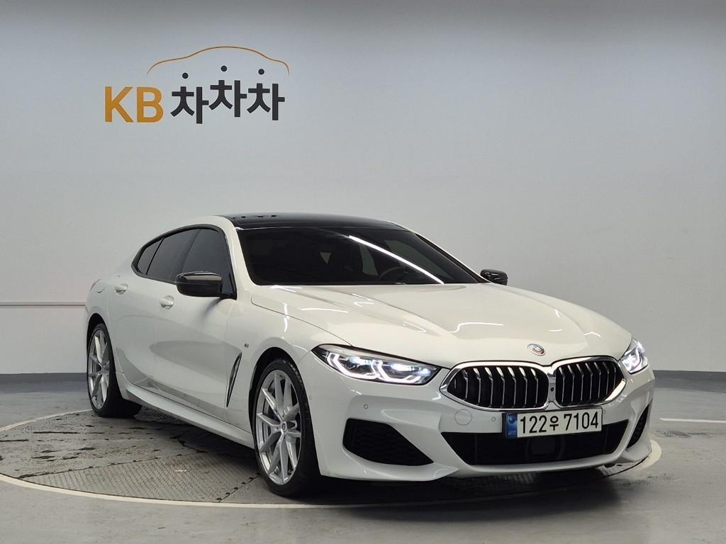 BMW 8 Series - Vista 4