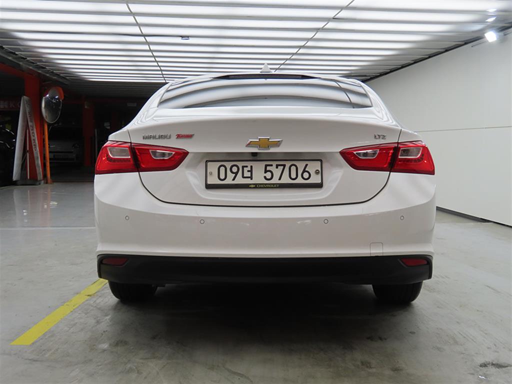 Chevrolet Malibu - Vista 3
