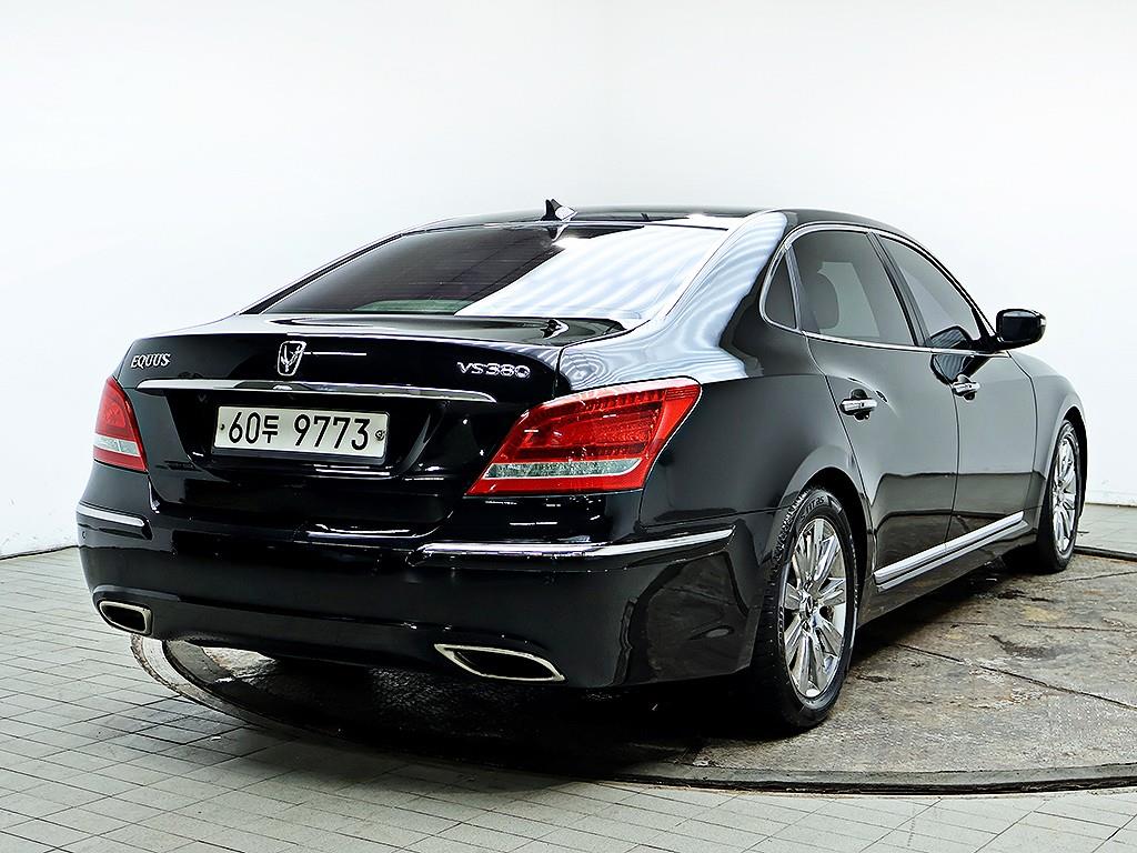 HYUNDAI Equus - Vista 7