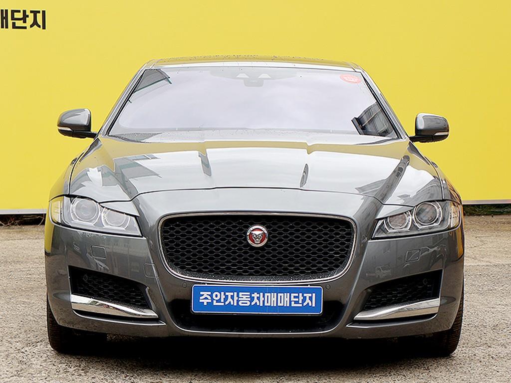 Jaguar XF 2018 Gris - Importación desde Corea - HF Imports Iquique - Foto 1