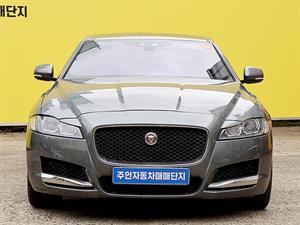 Jaguar XF - Vista 2