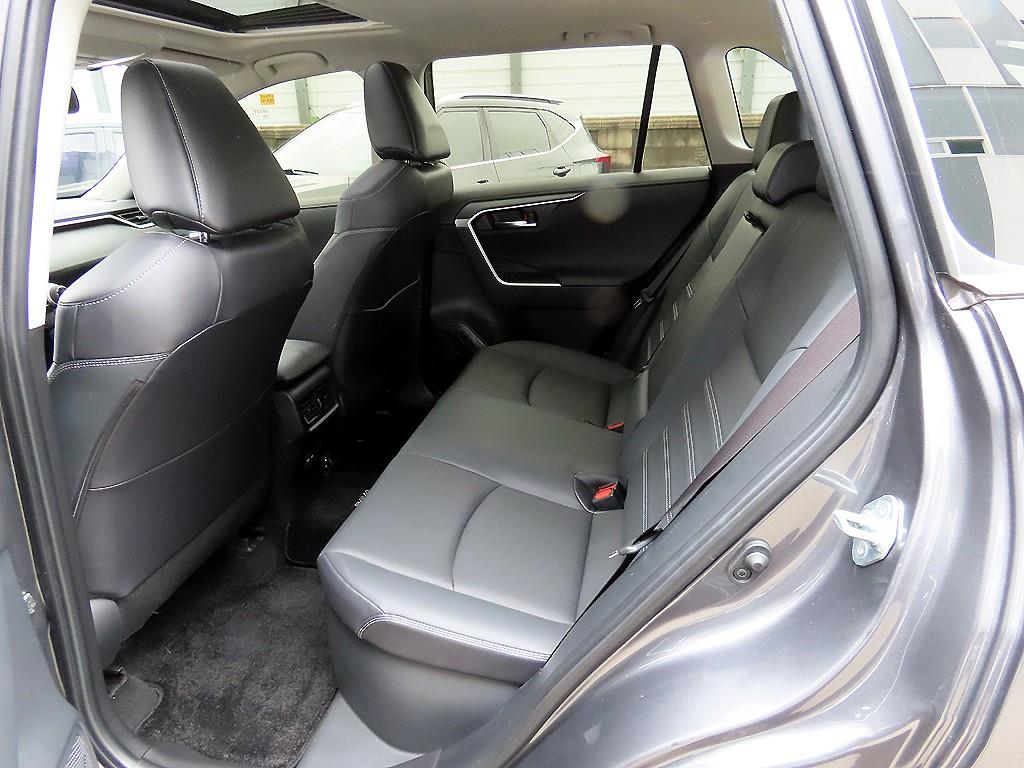 Toyota RAV4 - Vista 6