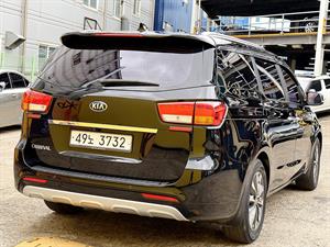 KIA Carnival - Vista 8