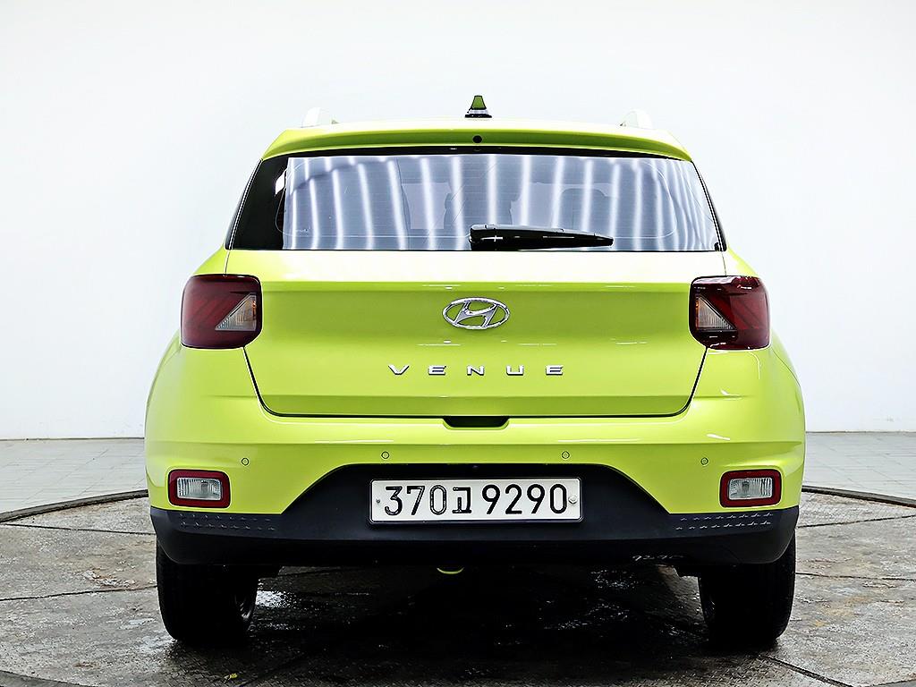 HYUNDAI Venue - Vista 5