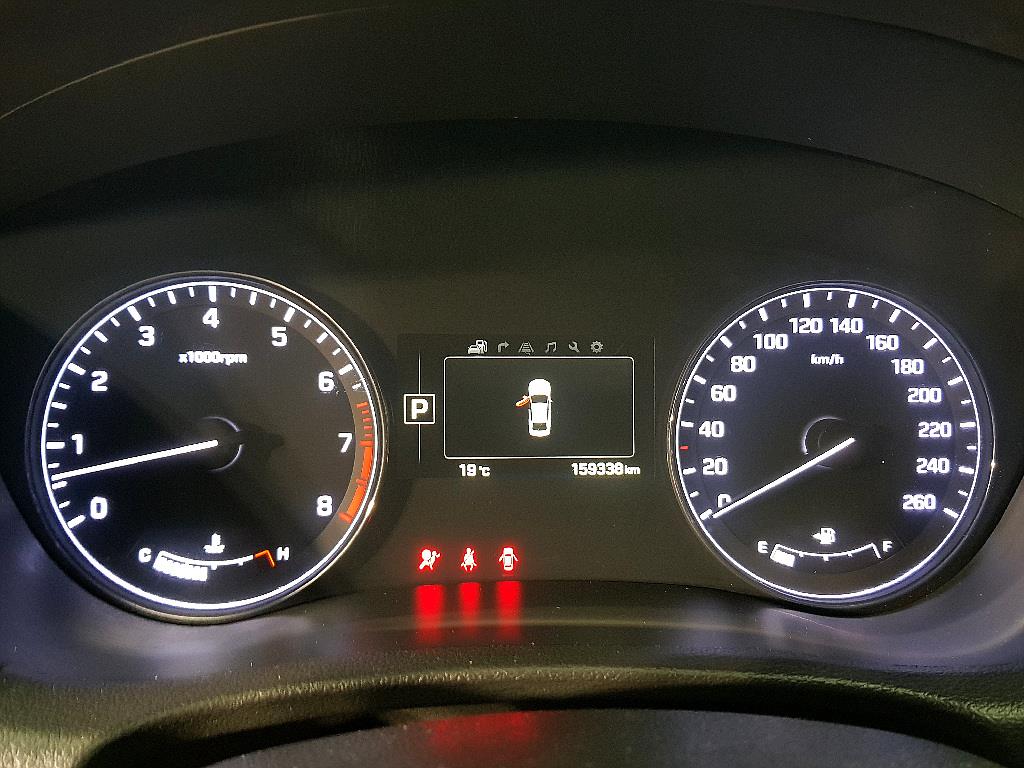 HYUNDAI Genesis - Vista 7