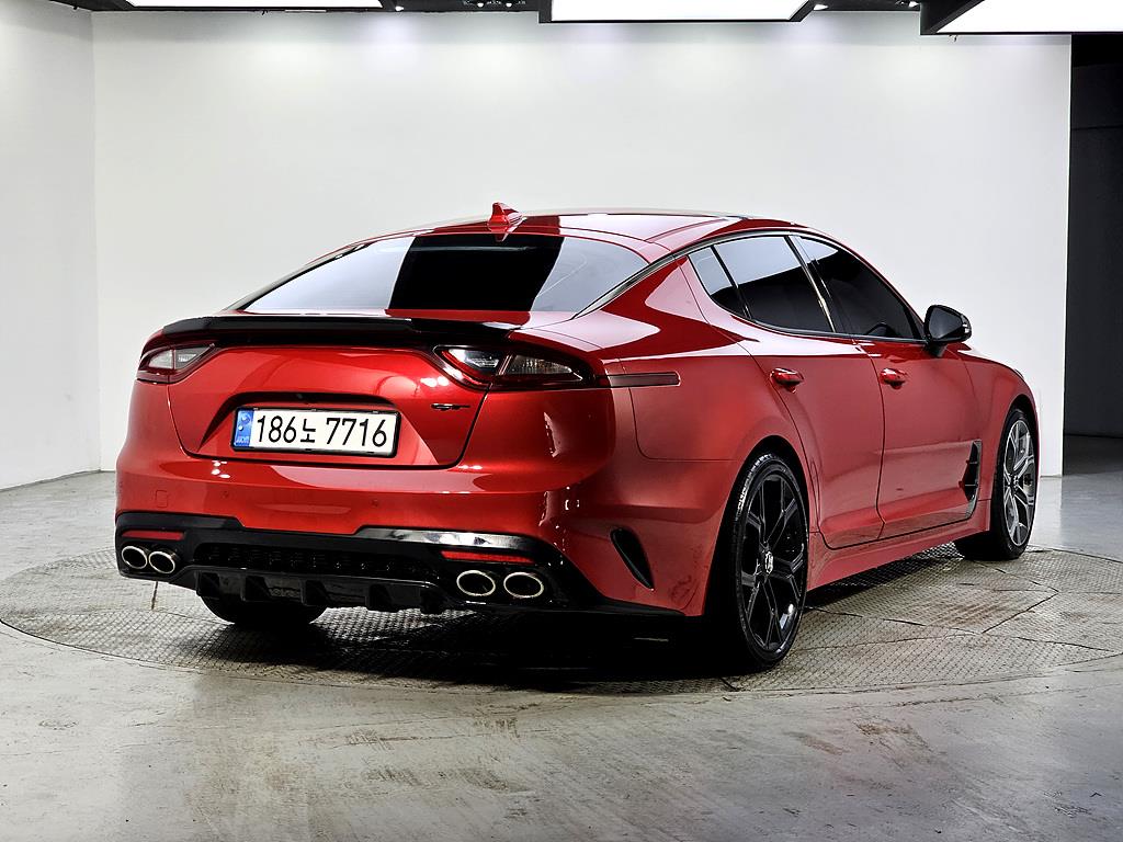 KIA Stinger - Vista 4