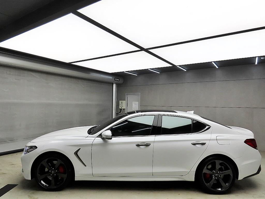 Genesis G70 - Vista 4