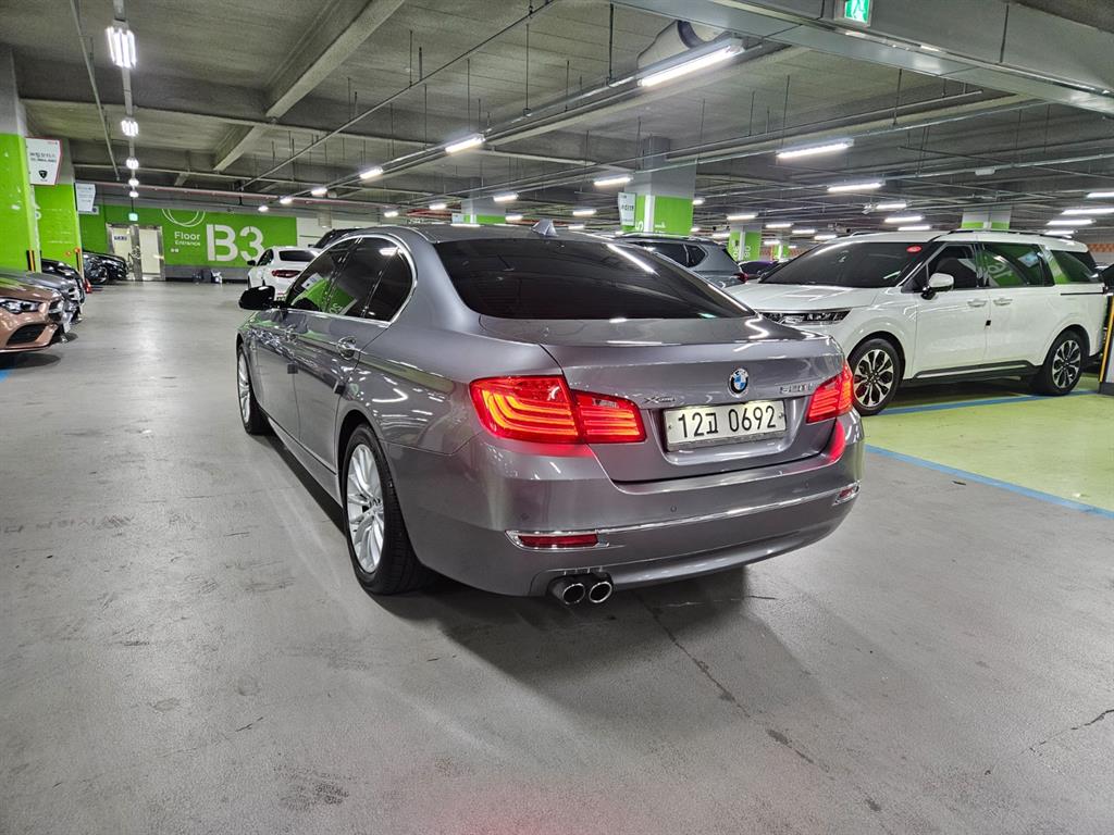 BMW 5 Series - Vista 5