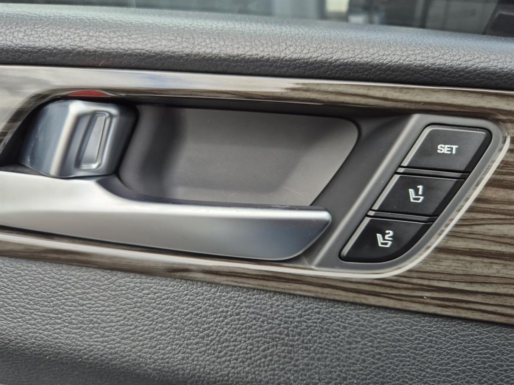 HYUNDAI Sonata - Vista 12