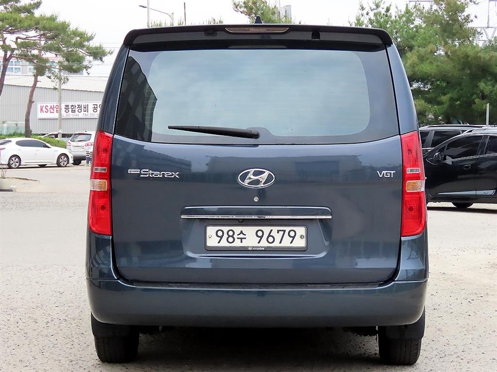 HYUNDAI Starex - Vista 4