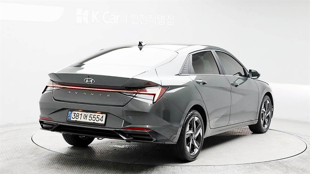 HYUNDAI Avante - Vista 5