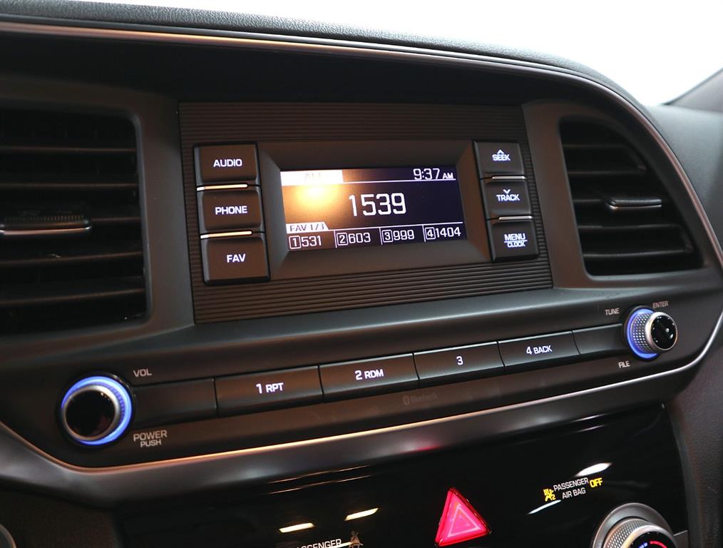 HYUNDAI Avante - Vista 11