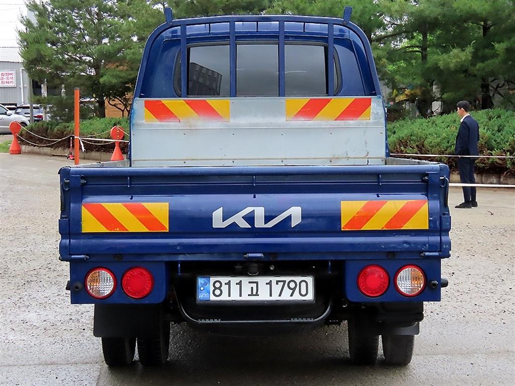Small Truck Cargo (small) - Vista 4