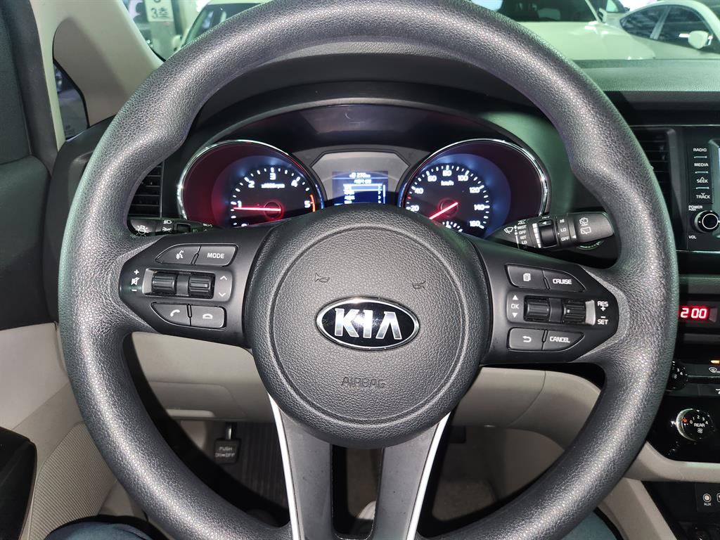 KIA Carnival 2019 Negro - Importación desde Corea - HF Imports Iquique - Foto 17