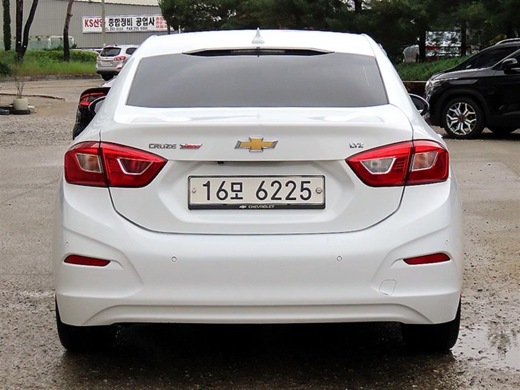 Chevrolet Cruise - Vista 4