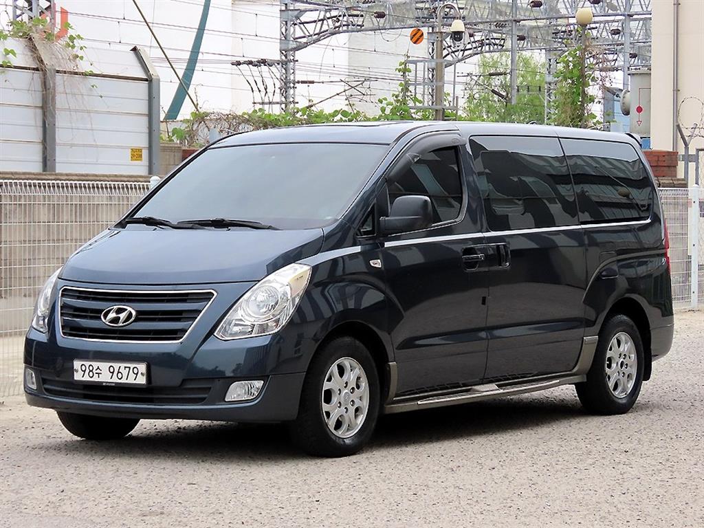 HYUNDAI Starex - Vista 2