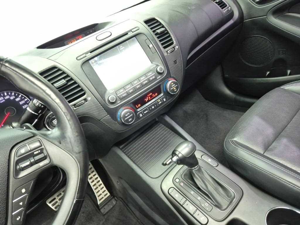 KIA K3 - Vista 10