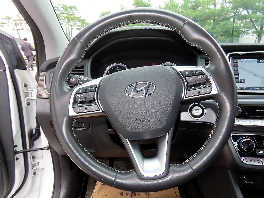 HYUNDAI Sonata - Vista 8