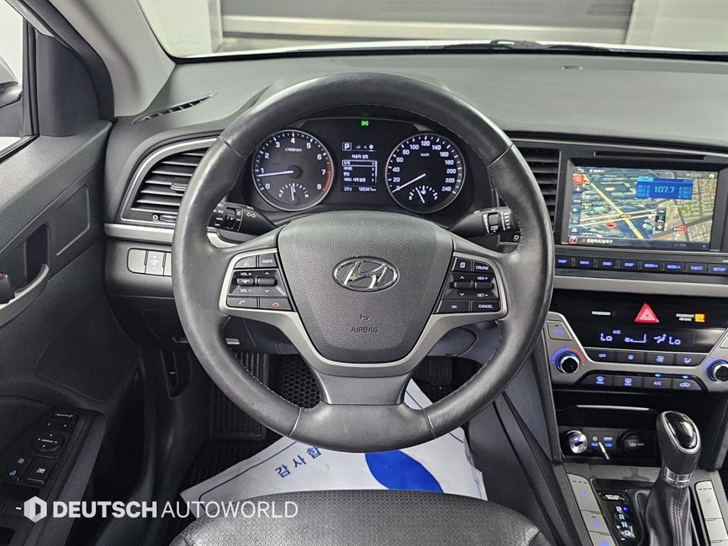 HYUNDAI Avante 2016 Blanco - Importación desde Corea - HF Imports Iquique - Foto 13