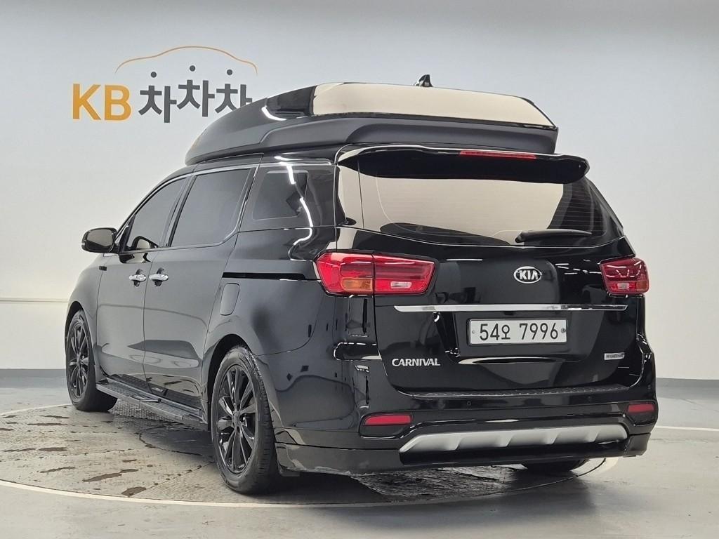 KIA Carnival - Vista 3