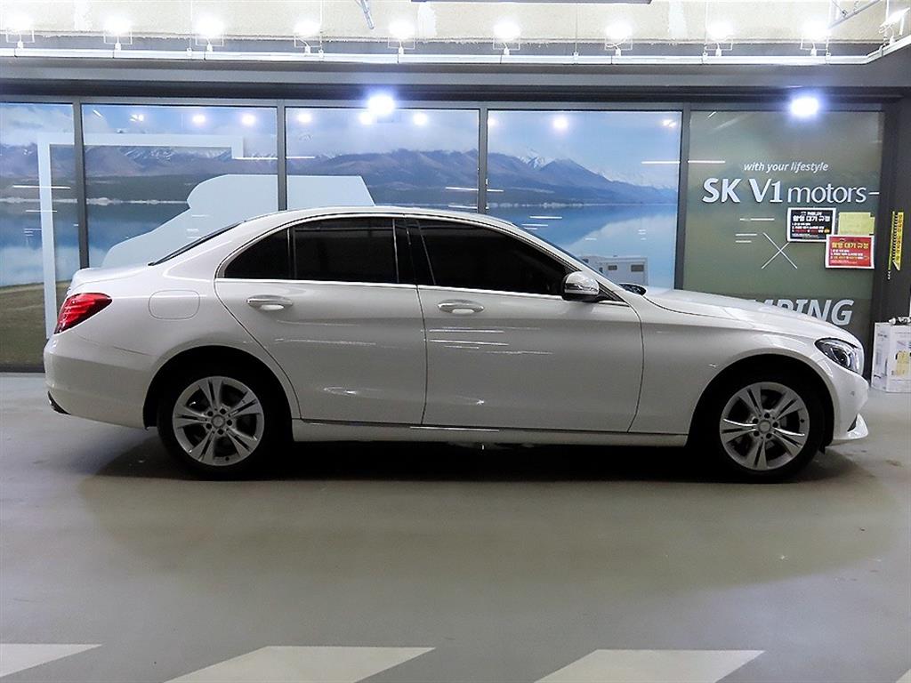 Mercedes Benz C Class - Vista 3