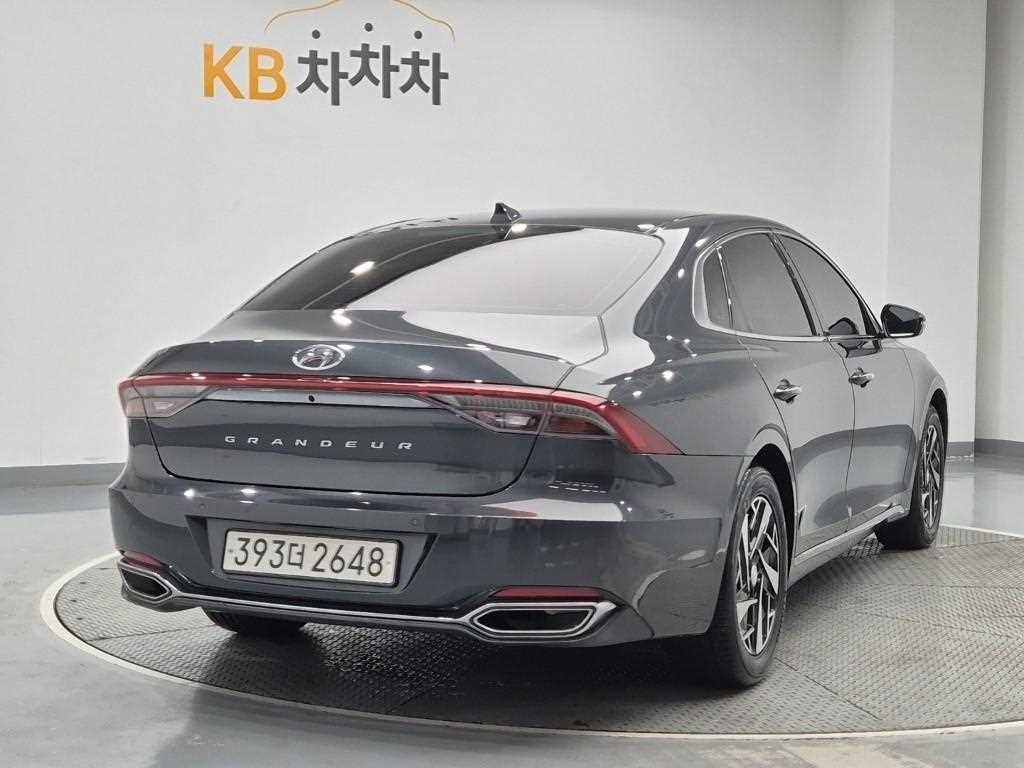 HYUNDAI Grandeur - Vista 3