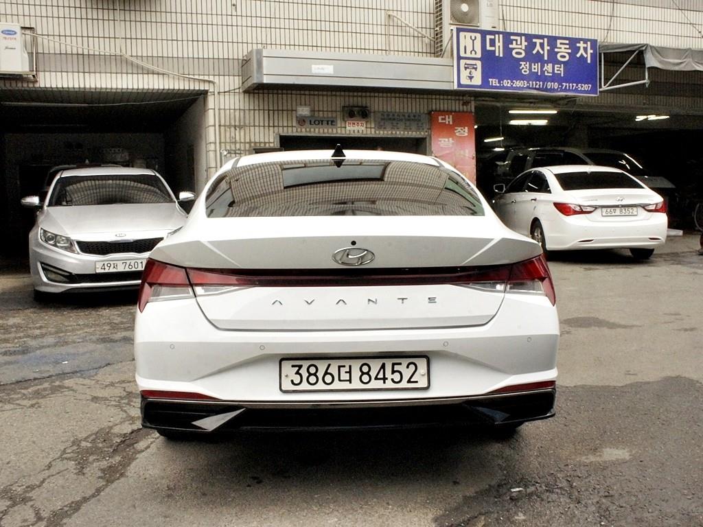 HYUNDAI Avante - Vista 5