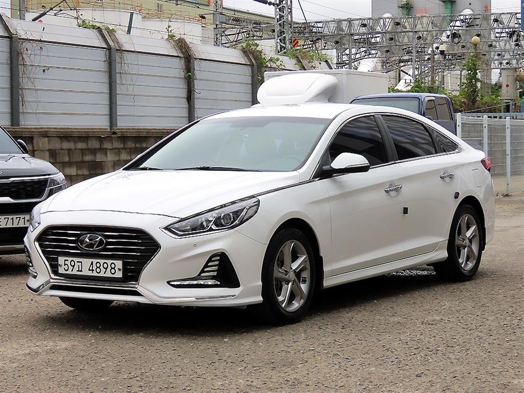 HYUNDAI Sonata - Vista 2