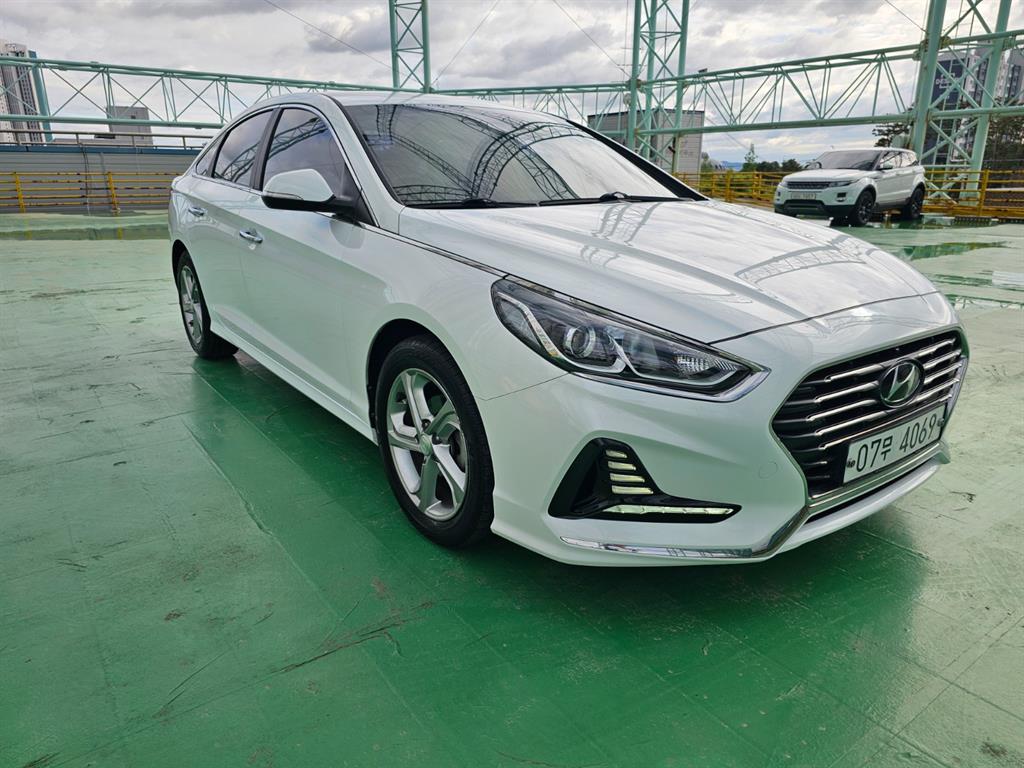 HYUNDAI Sonata - Vista 3