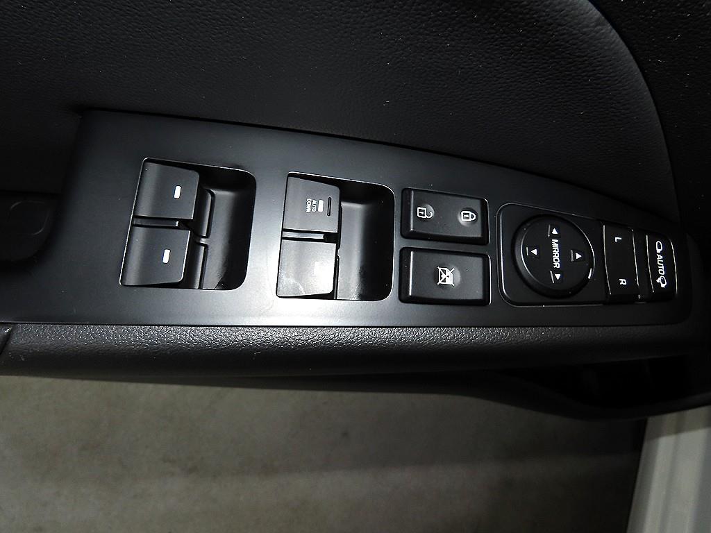 HYUNDAI Avante 2019 Blanco - Importación desde Corea - HF Imports Iquique - Foto 13