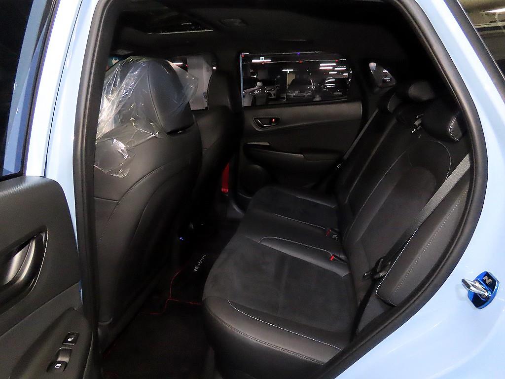 HYUNDAI Kona - Vista 7