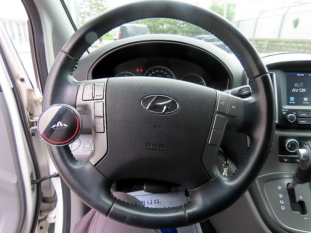 HYUNDAI Starex - Vista 9