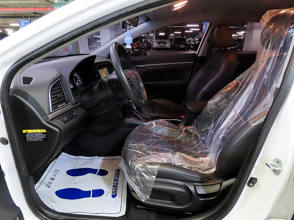 HYUNDAI Avante - Vista 6