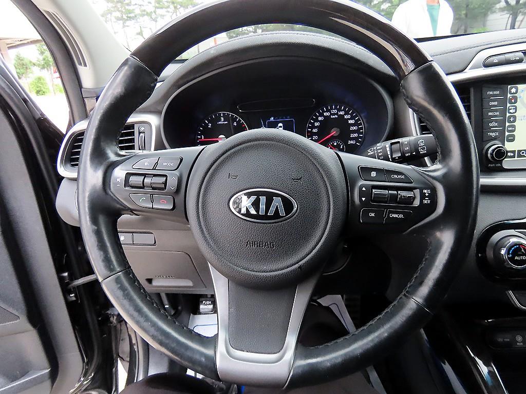 KIA Sorento - Vista 8