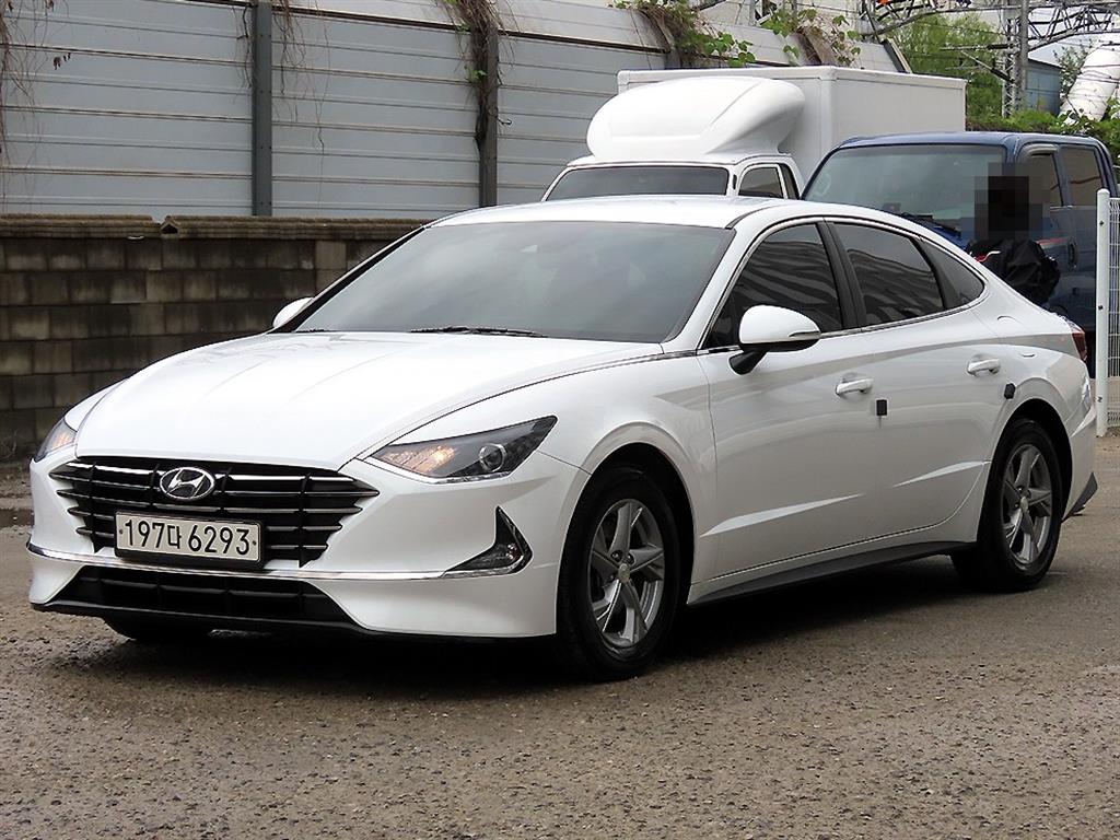 HYUNDAI Sonata - Vista 2