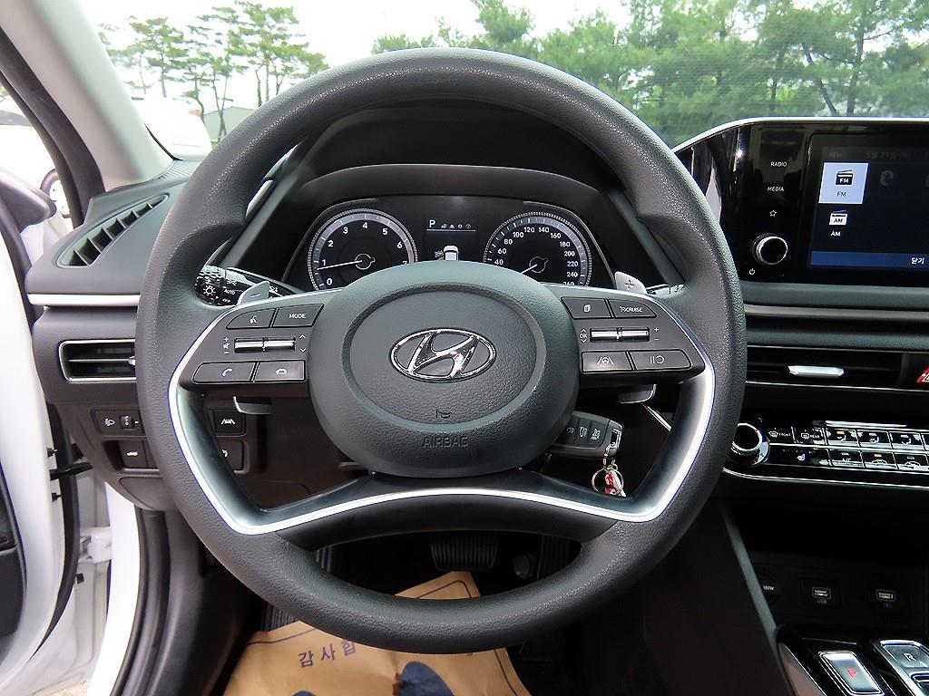HYUNDAI Sonata - Vista 8