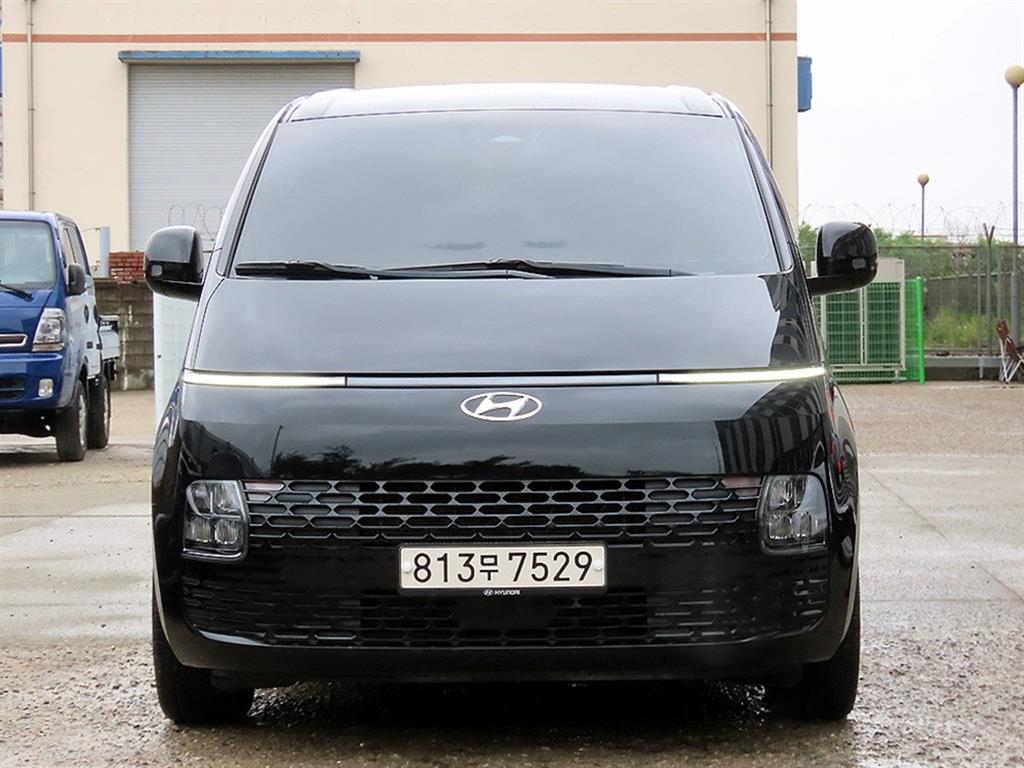 HYUNDAI Staria 2022 Negro - Importación desde Corea - HF Imports Iquique - Foto 1