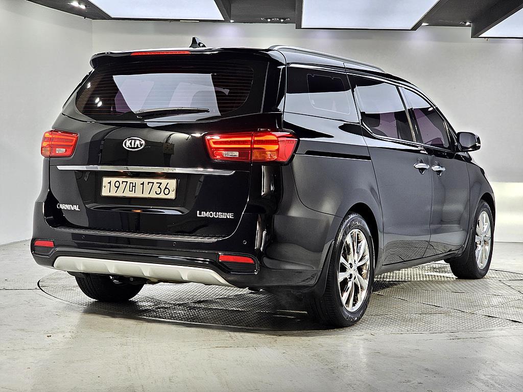 KIA Carnival - Vista 4