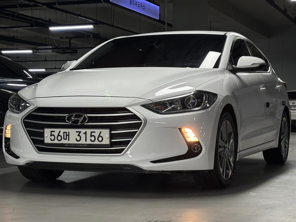 HYUNDAI Avante 2018 Blanco - Importación desde Corea - HF Imports Iquique - Foto 1