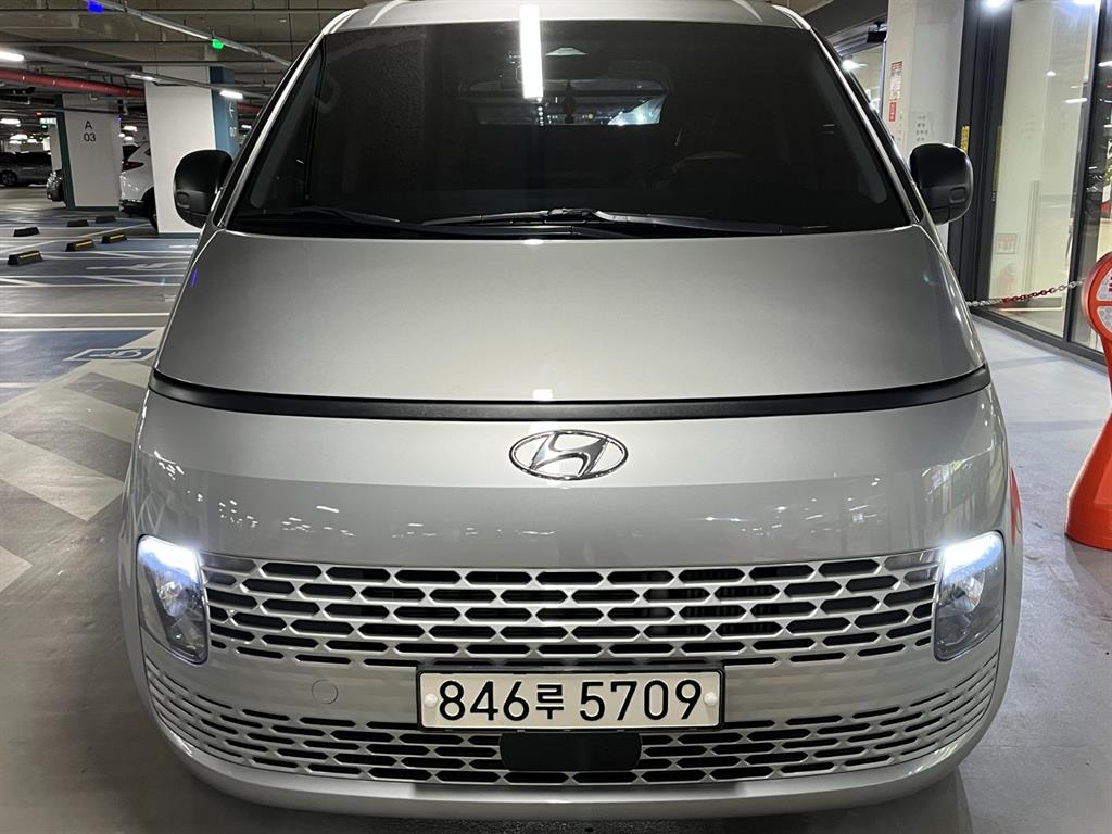 HYUNDAI Staria - Vista 2
