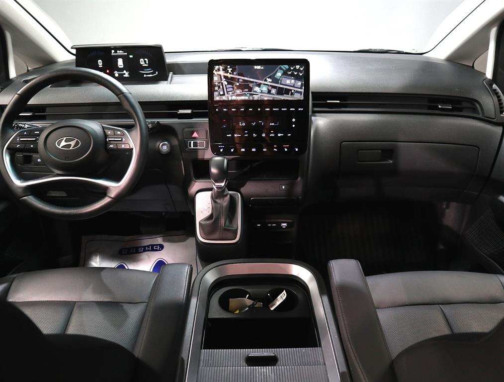 HYUNDAI Staria - Vista 5