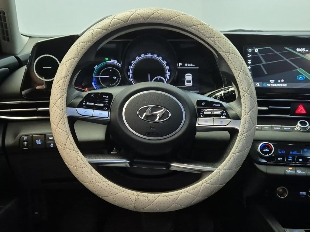 HYUNDAI Avante - Vista 9
