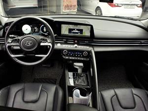 HYUNDAI Avante - Vista 10