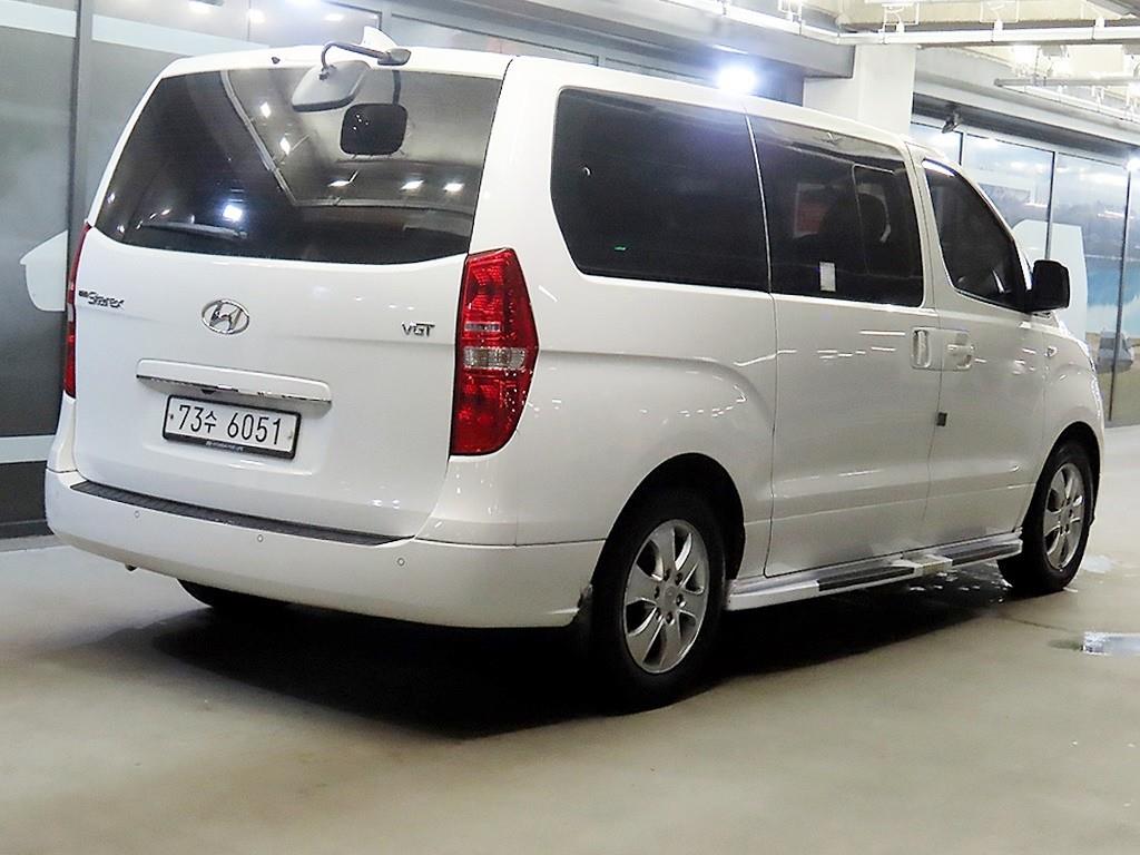 HYUNDAI Starex - Vista 4