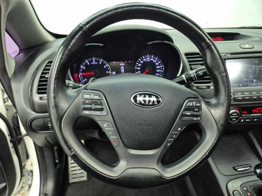 KIA K3 - Vista 9