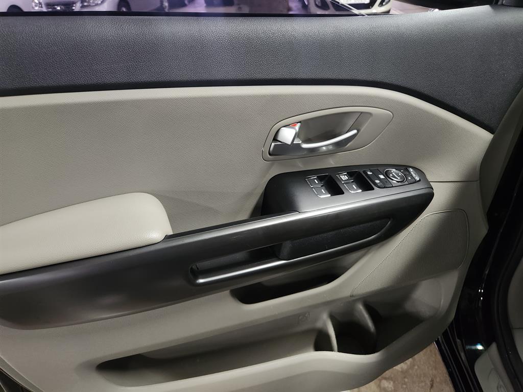 KIA Carnival - Vista 7